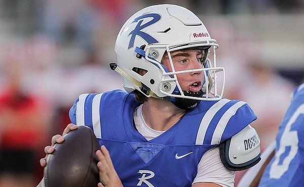 PREP FB: QB Williams tosses three first-half TD passes - Vimarsana News