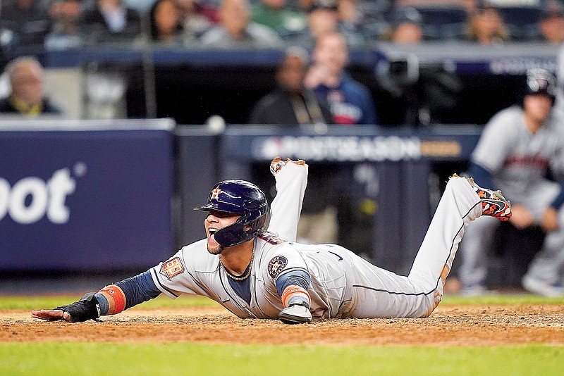 Yuli Gurriel chasing postseason record