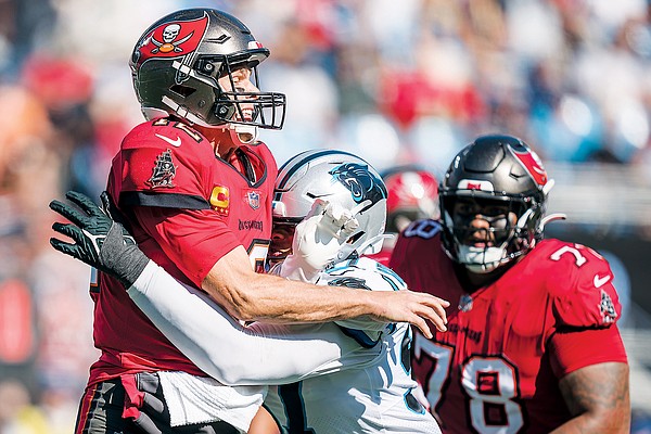 Panthers stun Brady, Bucs 21-3 as Tampa Bay drops below .500