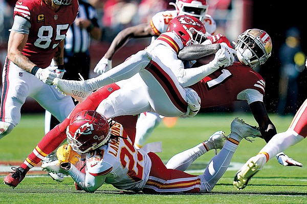 Patrick Mahomes' 3 TDs lead Chiefs past 49ers 44-23