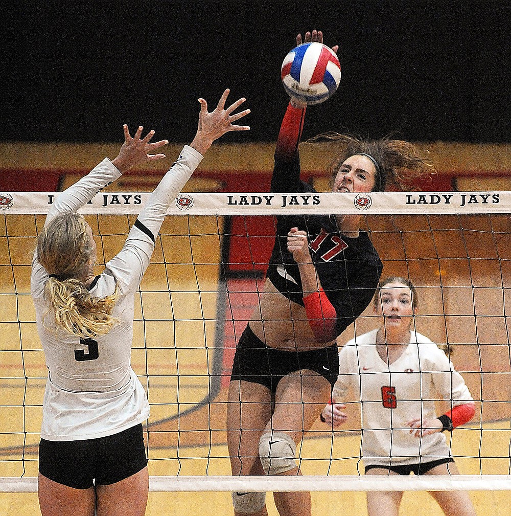 Jefferson City tops Marshfield to advance to district title match