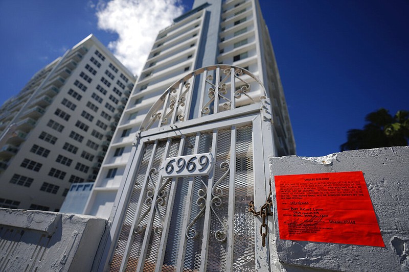 Miami Beach condo building evacuated near deadly collapse | Chattanooga ...