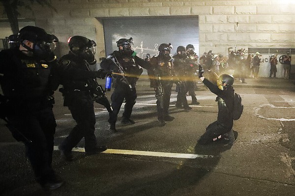 Report: Feds gathered intel on Portland protesters - Vimarsana News