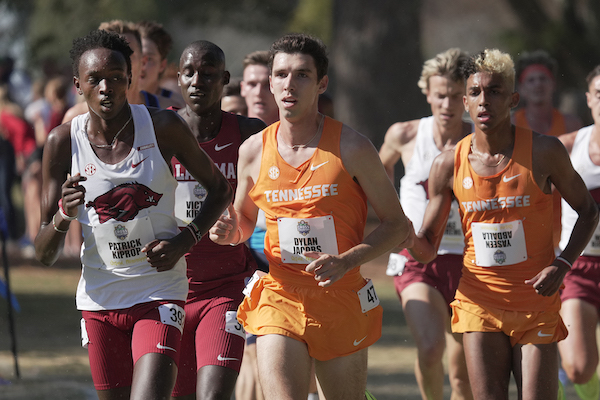 Arkansas men fall short of 3-peat