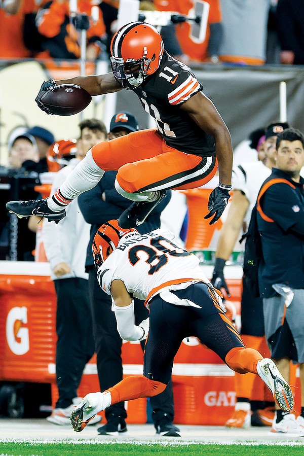 Chubb Runs For Two TDs As Browns Blast Bengals 32-13 | Jefferson City ...