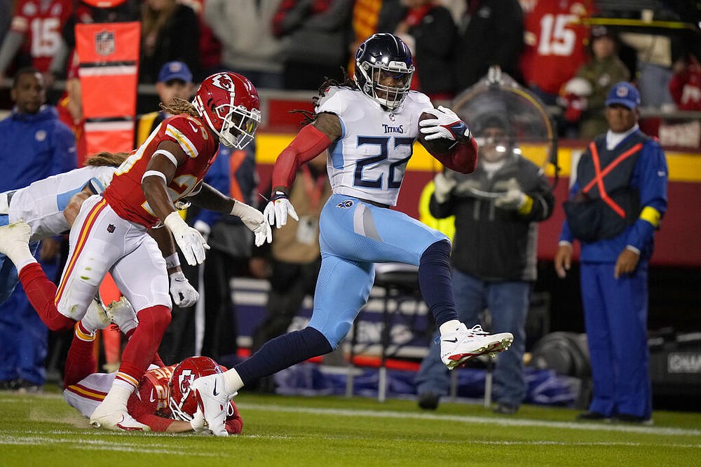 Mahomes, Chiefs top pesky Titans