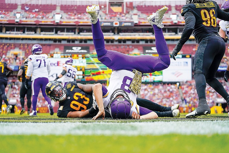 LANDOVER, MD - NOVEMBER 06: Minnesota Vikings tight end T.J.