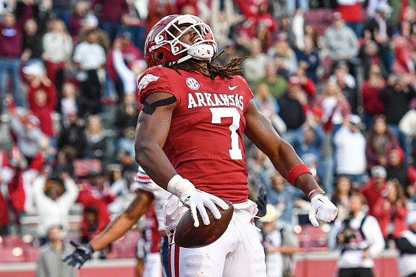 WholeHogSports - VIDEO: Players meet with media after 11th spring practice