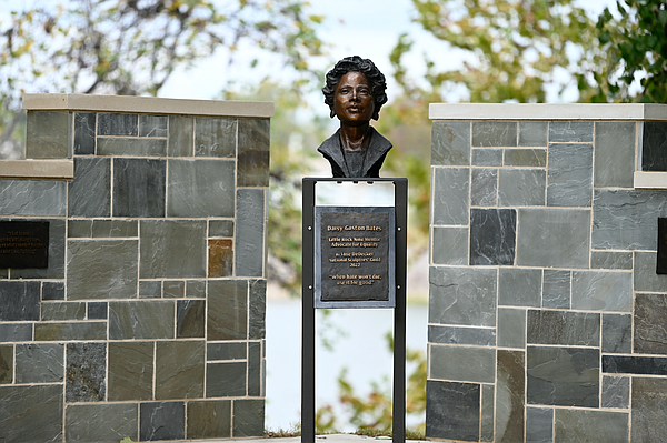 Daisy Bates sculpture now available for viewing in River Market sculpture garden - Vimarsana News