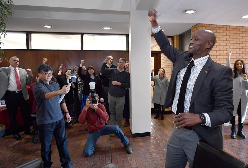 Charles Robinson named new chancellor of the University of Arkansas