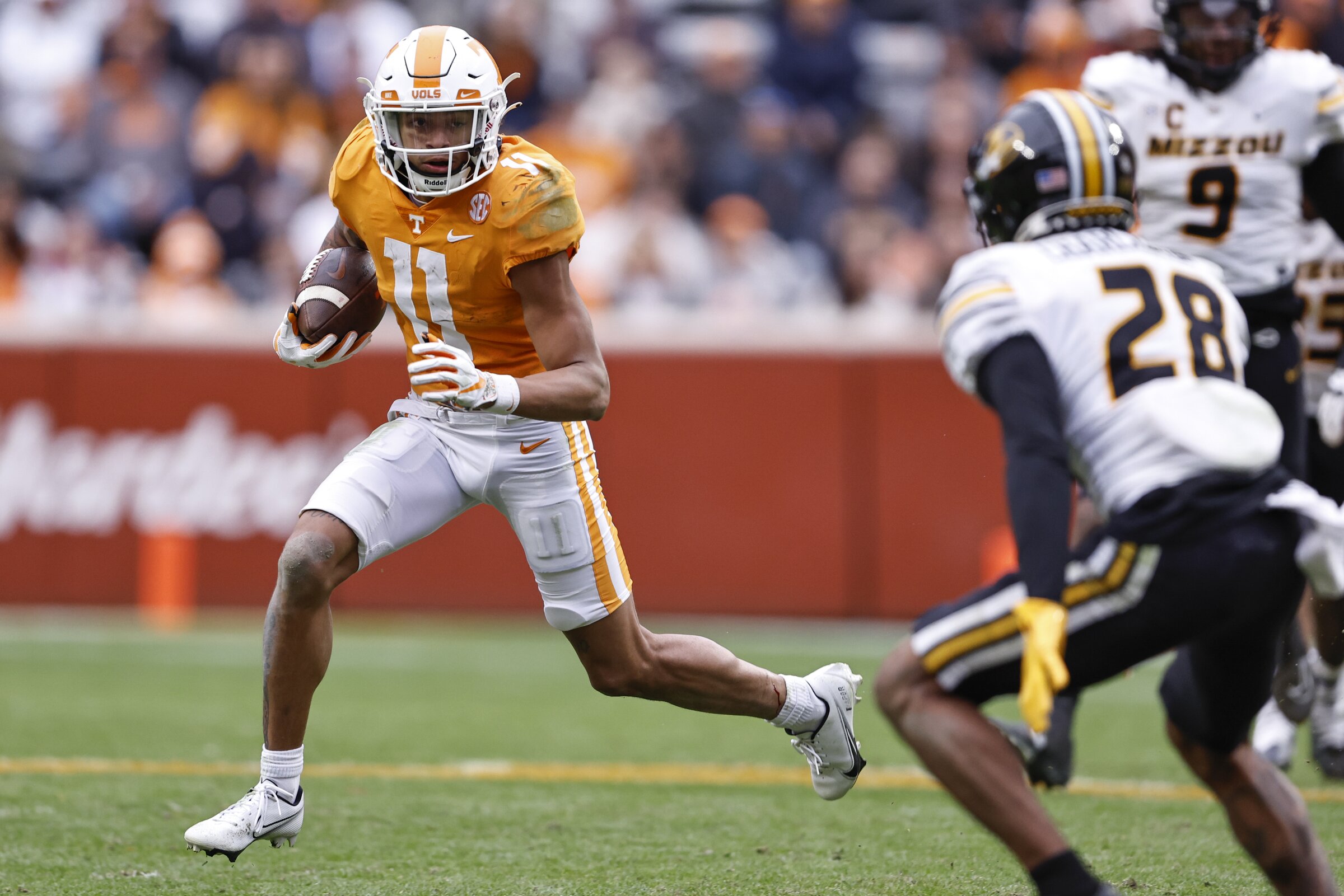 Vols honor Summit during homecoming win; Volunteers beat Skyhawks