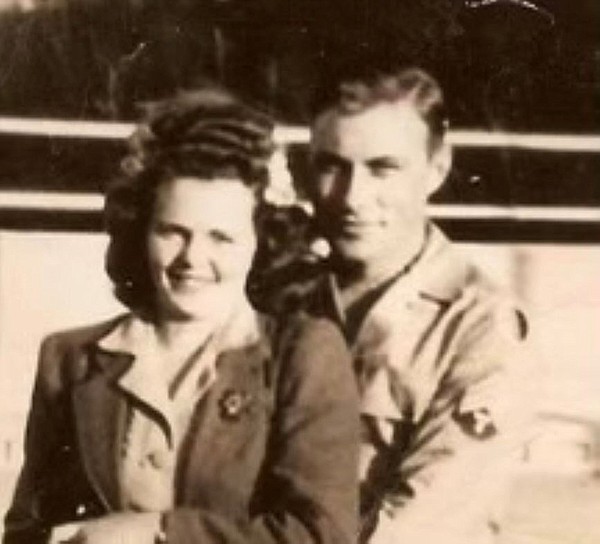Postcard from her father cinched the relationship - Vimarsana News