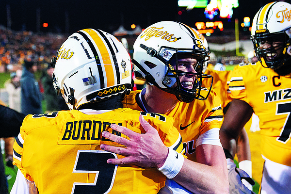 Missouri looks for pivotal sixth win today vs. Arkansas - Vimarsana News