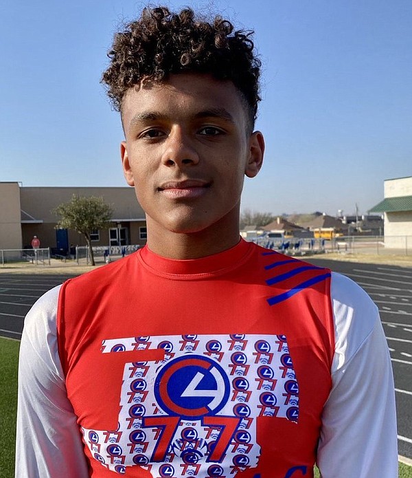 Get to know DE Colton Yarbrough Whole Hog Sports