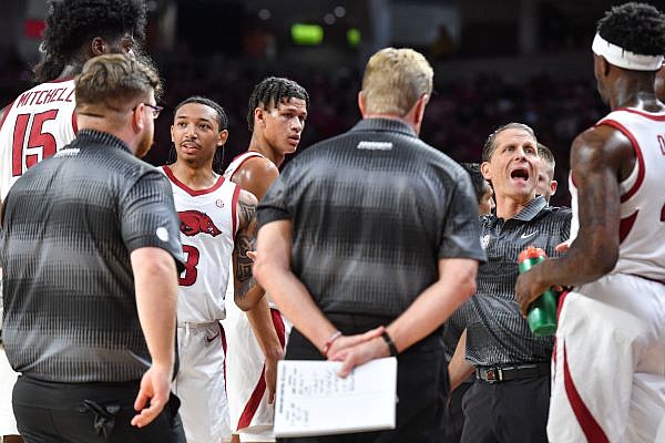 Arkansas head coach Eric Musselman speaks with his team during a timeout, Saturday, Dec. 3, 2022, during the first half against San Jose State at Bud Walton Arena in Fayetteville. Visit nwaonline.com/photo for today's photo gallery....(NWA Democrat-Gazette/Hank Layton)