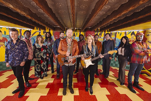 Tedeschi Trucks Band sets April 28 concert at Simmons Bank Arena - Vimarsana News