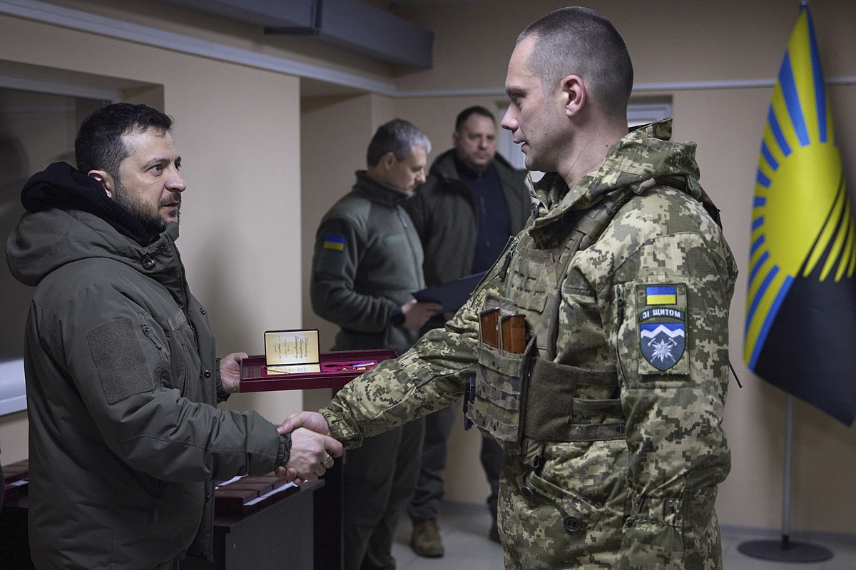 Ukraine leader defiant as drone strikes hit Russia again | Chattanooga ...
