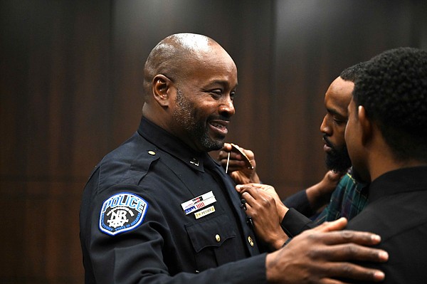 North Little Rock police promote department's 1st Black captain - Vimarsana News