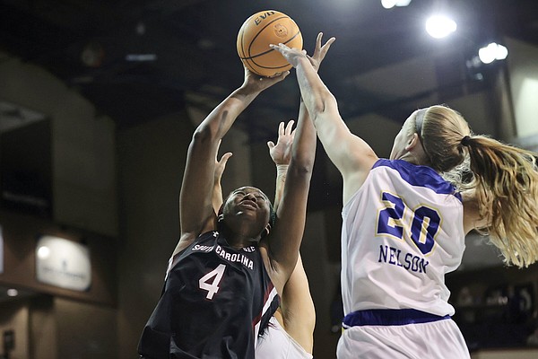 South Carolina rolls after rough first half - Vimarsana News