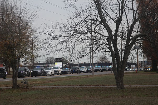 Arkansas lawmakers pay tribute to deceased officers - Vimarsana News