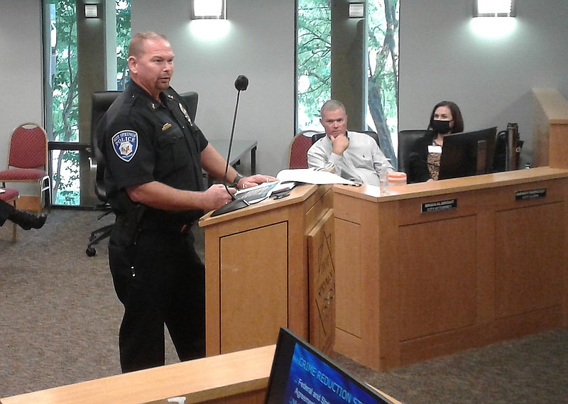 Hot Springs Police Chief Chris Chapmond talks to the Hot Springs Board of Directors in this Sept. 28, 2021 file photo. (Hot Springs Sentinel-Record/David Showers)