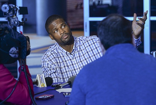 Auburn linebackers coach Travis Williams talks to reporters Tuesday, March 29, 2016, during a press conference at the Auburn Athletic Complex in Auburn, Ala. (Julie Bennett /AL.com via AP)