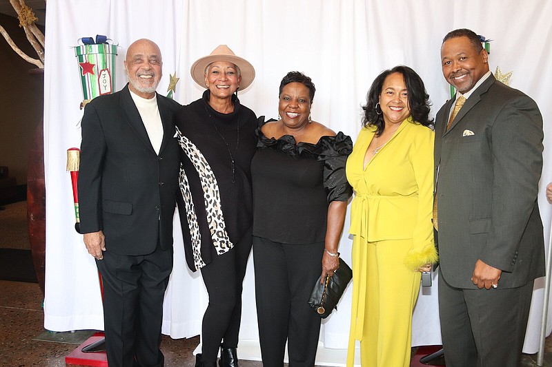 Angie Stone featured at Brunch and Be Merry Northwest Arkansas