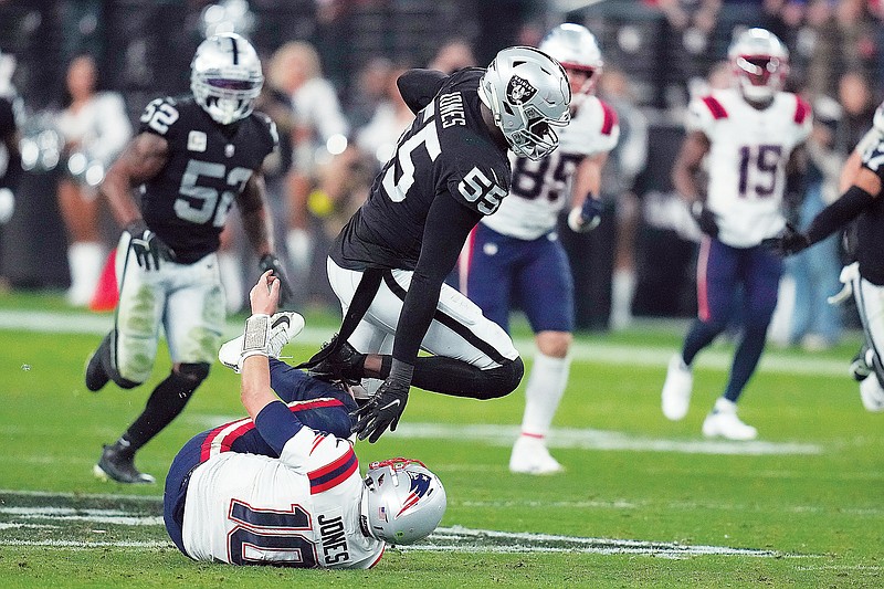 NFL Capsules: Raiders' Jones snags Patriots' lateral for walk-off win