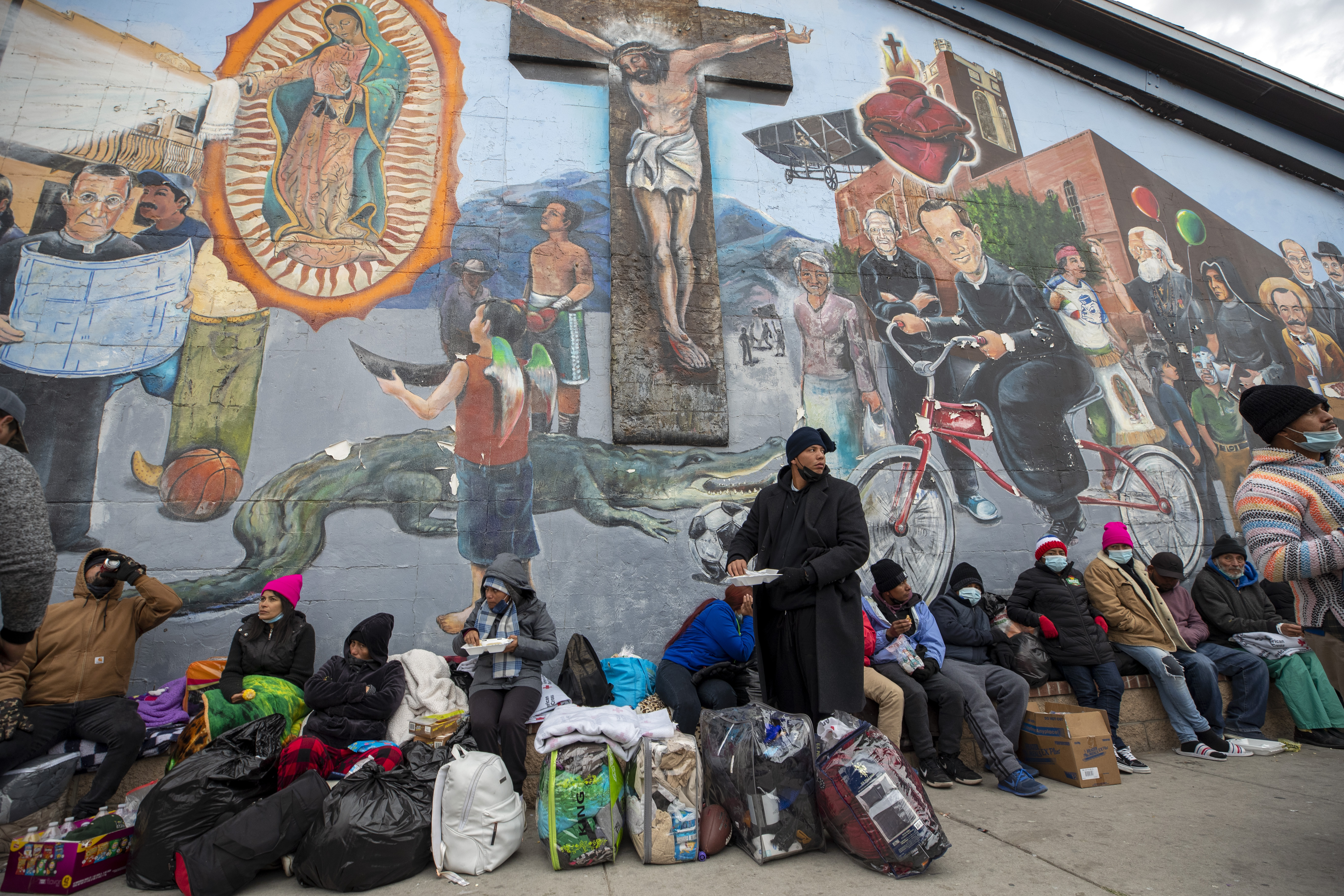 Suspense builds at border over future of U.S. asylum rules - Vimarsana News