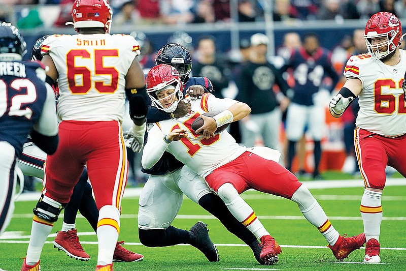 Chiefs continue to squeak by against league's lowly teams