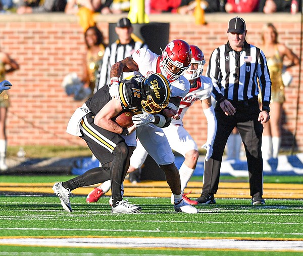Shoats in spotlight: Bowl a chance for many Hogs to shine - Vimarsana News
