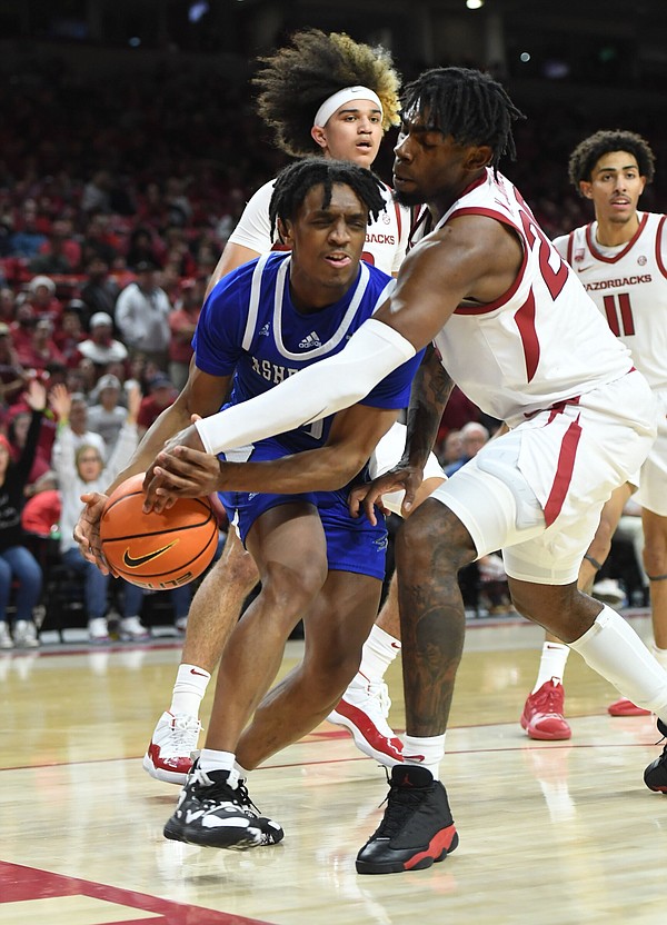 Razorbacks coast despite no Smith - Vimarsana News