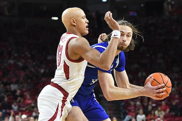 LIVE UPDATES: No. 10 Arkansas hosts UNC-Asheville - Vimarsana News