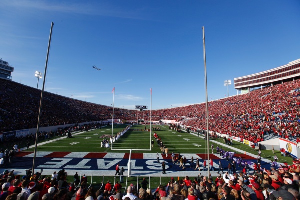 WholeHogSports - Razorback report: Officials say bowl game is on - Vimarsana News