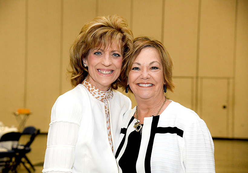 Lynda Hood and Linda Paschal / Photo by Mark Gilliland