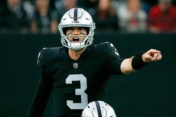 Raiders' Carr faces uncertain future heading into 49ers game