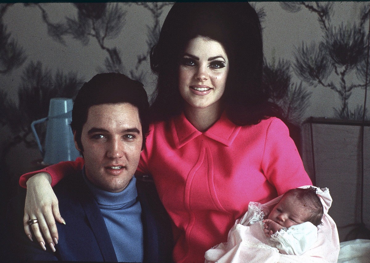 Daughter who kept Elvis’ legacy dies at 54 | The Arkansas Democrat ...
