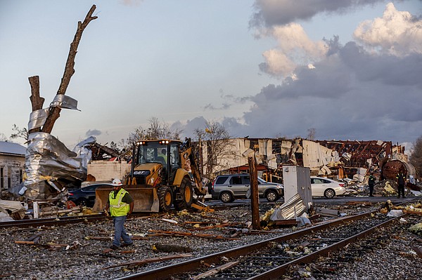 7 people dead after storms rip Alabama, Georgia - Vimarsana News