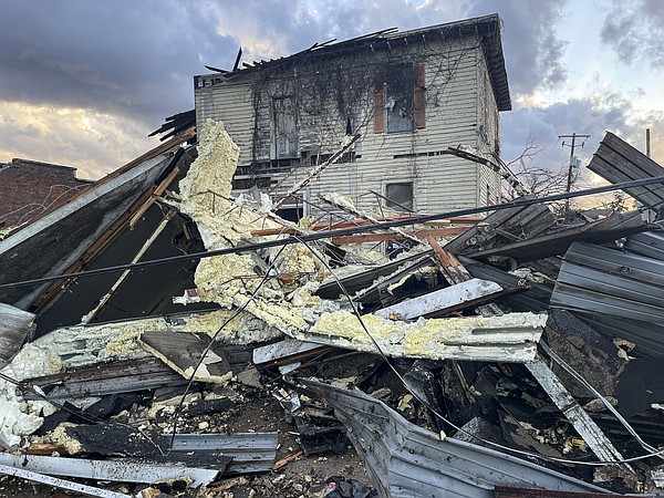 At least 7 dead as severe winds, tornadoes hammer US South ...