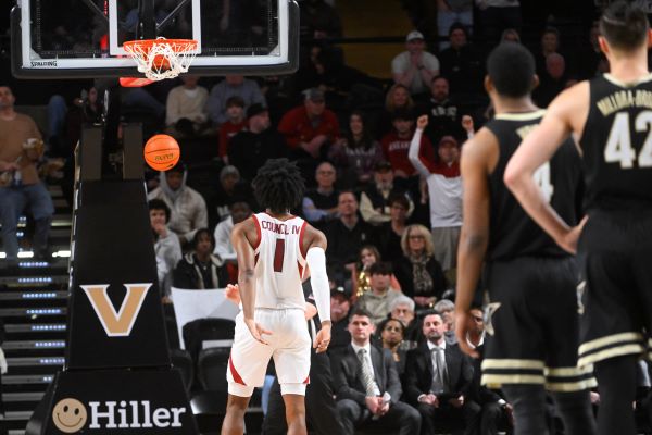 WholeHogSports - Vanderbilt rallies to set up national title