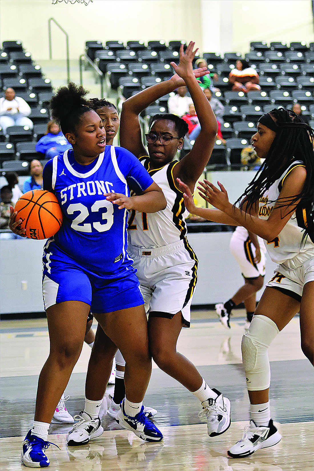 Lady Trojans win at Woodlawn - Vimarsana News