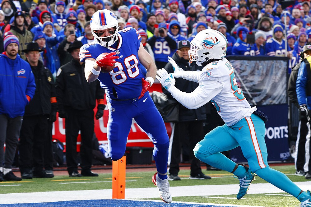 Upset avoided: Buffalo survives 3 turnovers, Miami