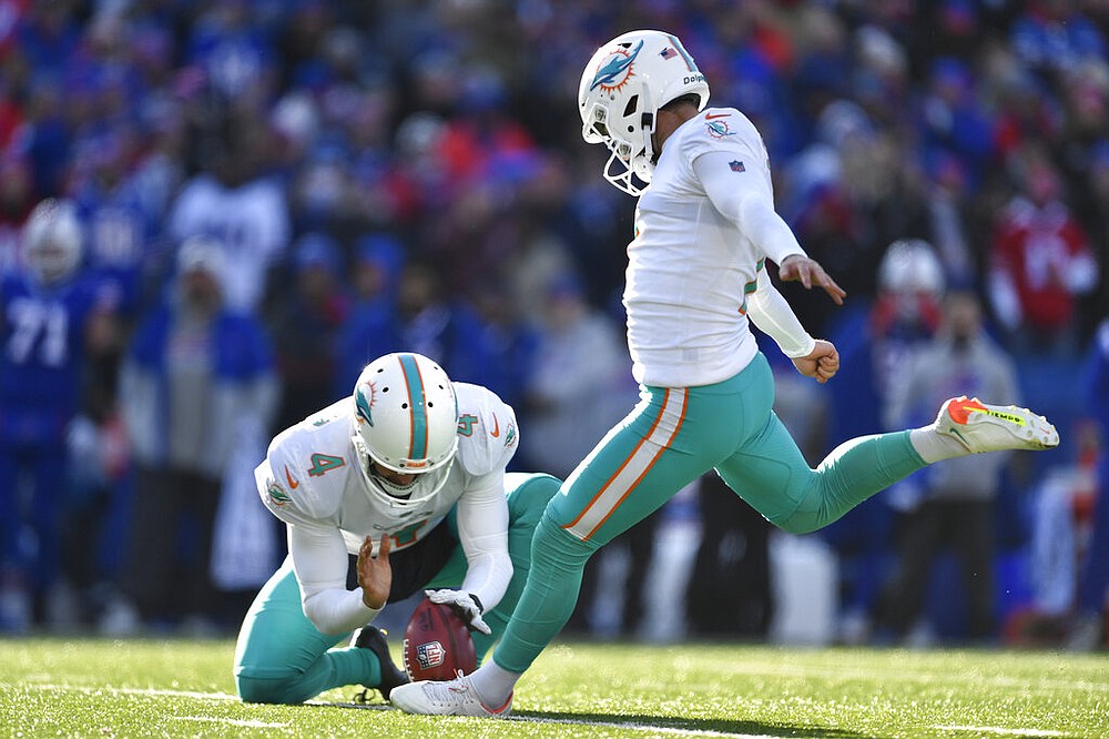 Upset avoided: Buffalo survives 3 turnovers, Miami