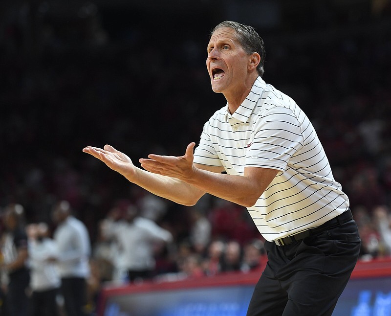 Arkansas Coach Eric Musselman and the Razorbacks enter today’s game against Ole Miss at Walton Arena in Fayetteville on a fourgame losing streak. The Razorbacks, the Rebels, LSU and Mississippi State are tied for last place in the SEC standings.
(NWA Democrat-Gazette/Andy Shupe)
