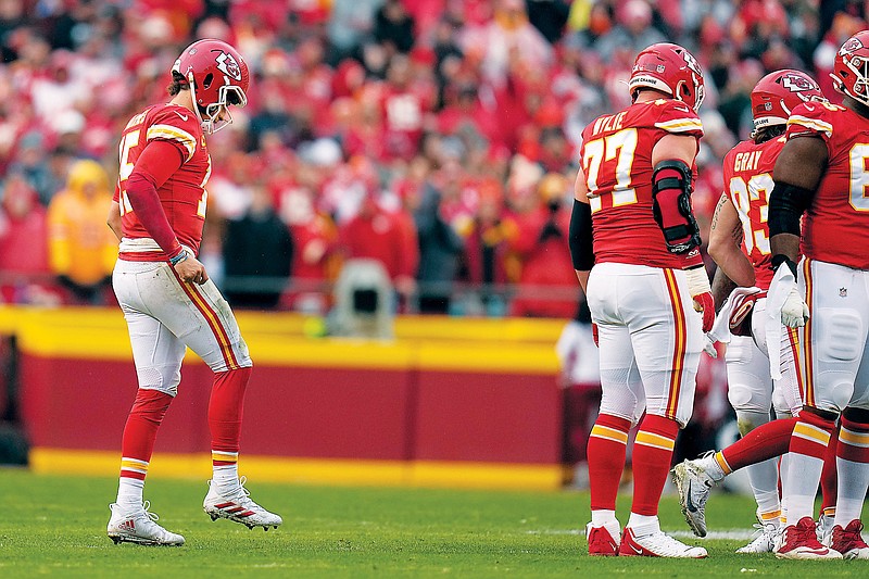 2023 NFL playoffs: Hobbled Patrick Mahomes leads Chiefs to