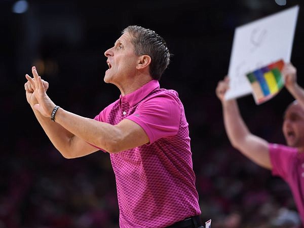 Arkansas coach Eric Musselman directs his players Tuesday, Jan. 24, 2023, during the first half of play against LSU in Bud Walton Arena in Fayetteville.
