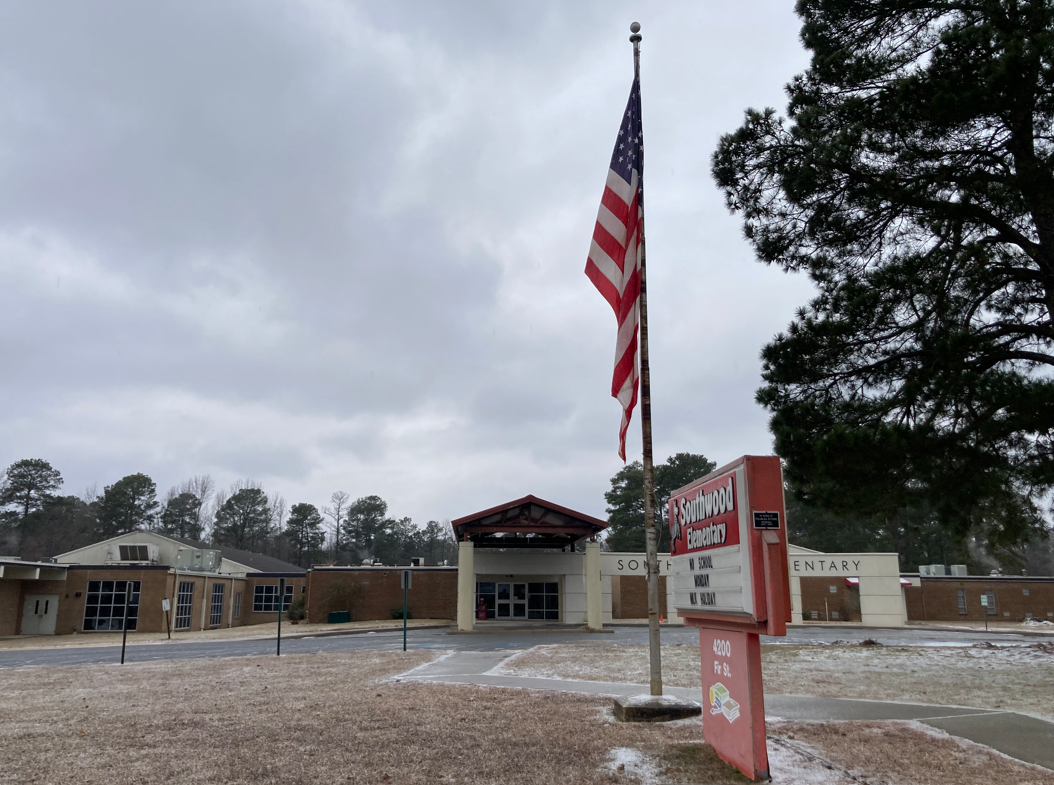 Ice storm warning leads to Thursday closures in Pine Bluff