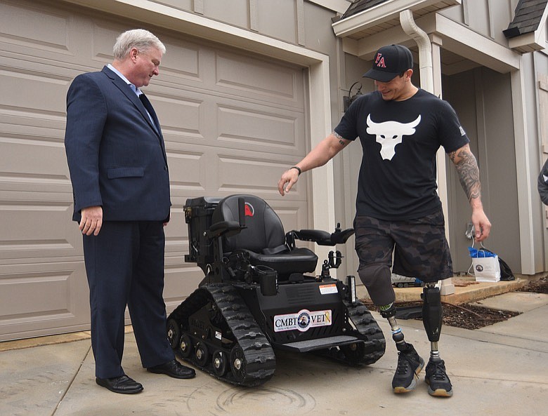 Red Bank veteran receives allterrain wheelchair Chattanooga Times