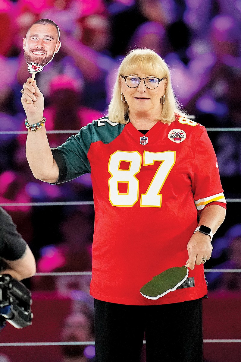 Football Hall of Fame to display Jason and Travis Kelce's mom's
