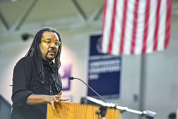 Author gives tips on craft at UAFS - Vimarsana News